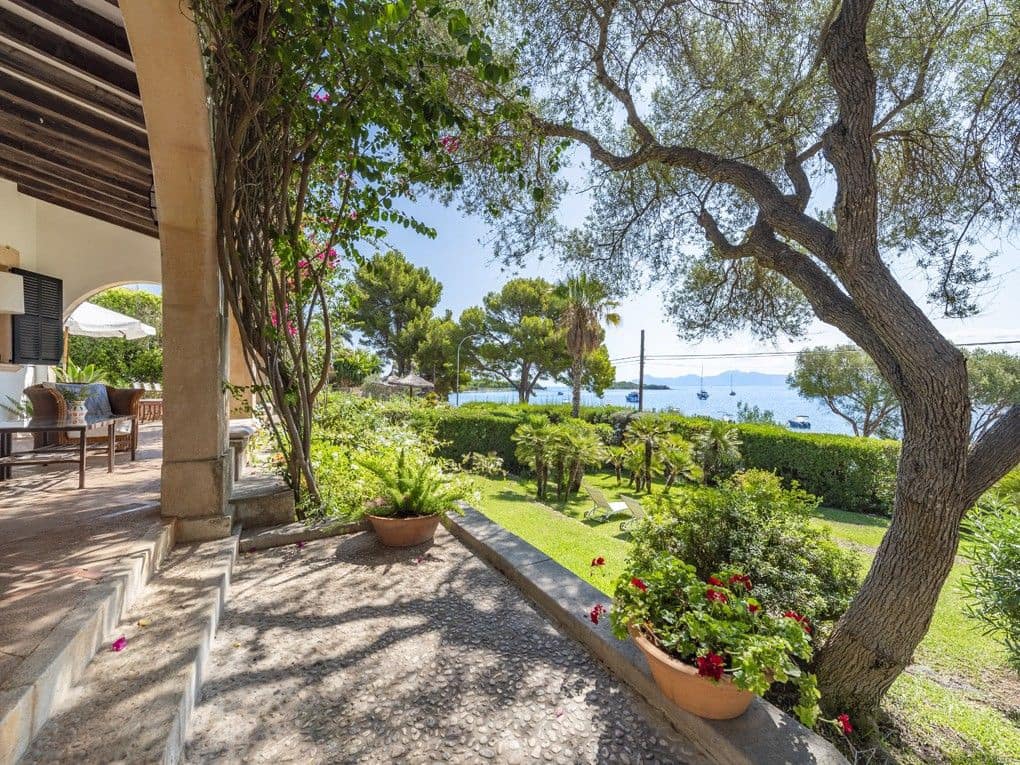 6 bedroom Villa for sale in Alcudia - € 4,300,000 (Ref: 9374979)