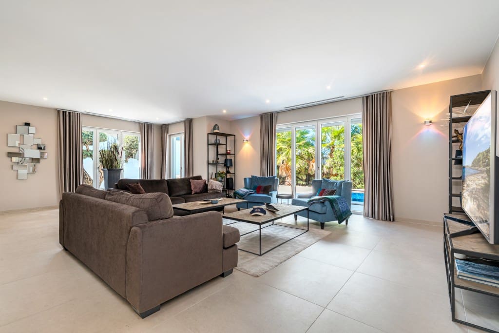 4 bedroom Villa for sale in Santa Ponsa with pool - € 2,250,000 (Ref: 9378740)