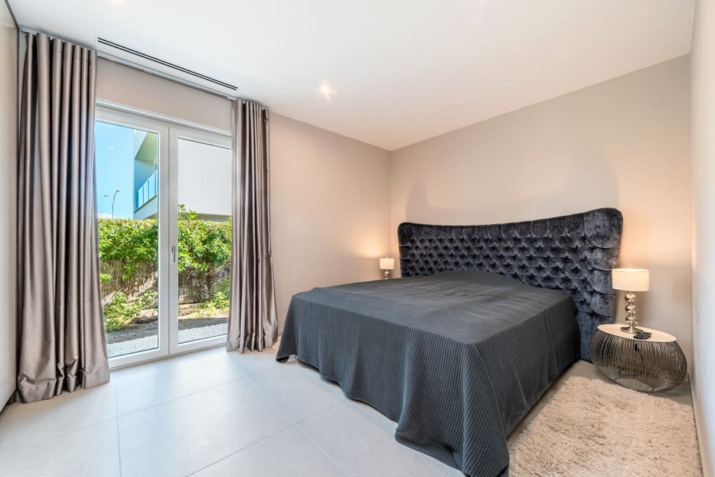 4 bedroom Villa for sale in Santa Ponsa with pool - € 2,250,000 (Ref: 9378740)