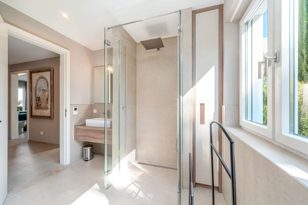 4 bedroom Villa for sale in Santa Ponsa with pool - € 2,250,000 (Ref: 9378740)