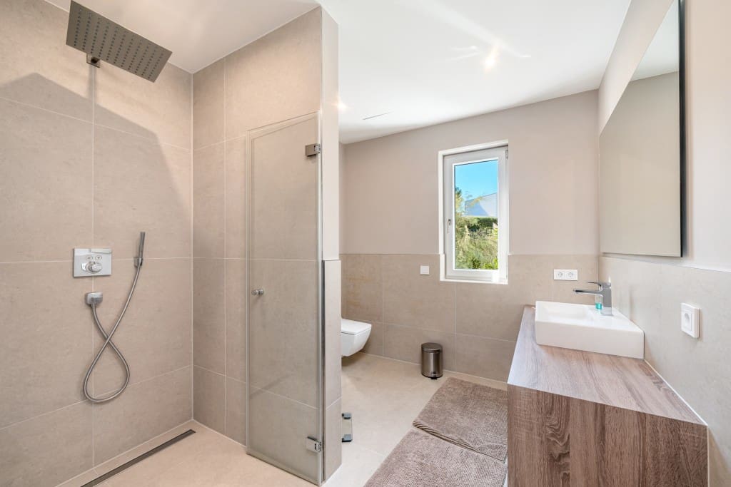 4 bedroom Villa for sale in Santa Ponsa with pool - € 2,250,000 (Ref: 9378740)