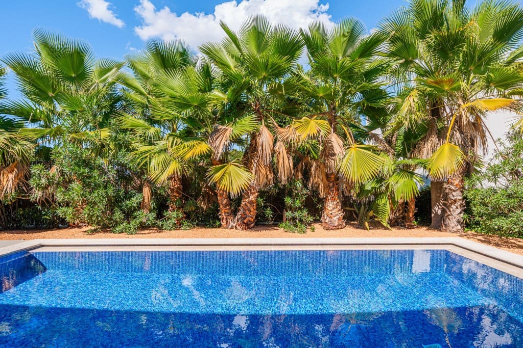 4 bedroom Villa for sale in Santa Ponsa with pool - € 2,250,000 (Ref: 9378740)