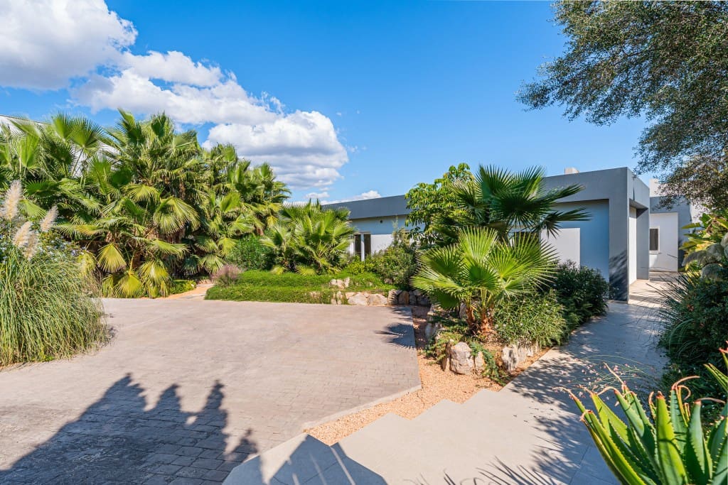 4 bedroom Villa for sale in Santa Ponsa with pool - € 2,250,000 (Ref: 9378740)