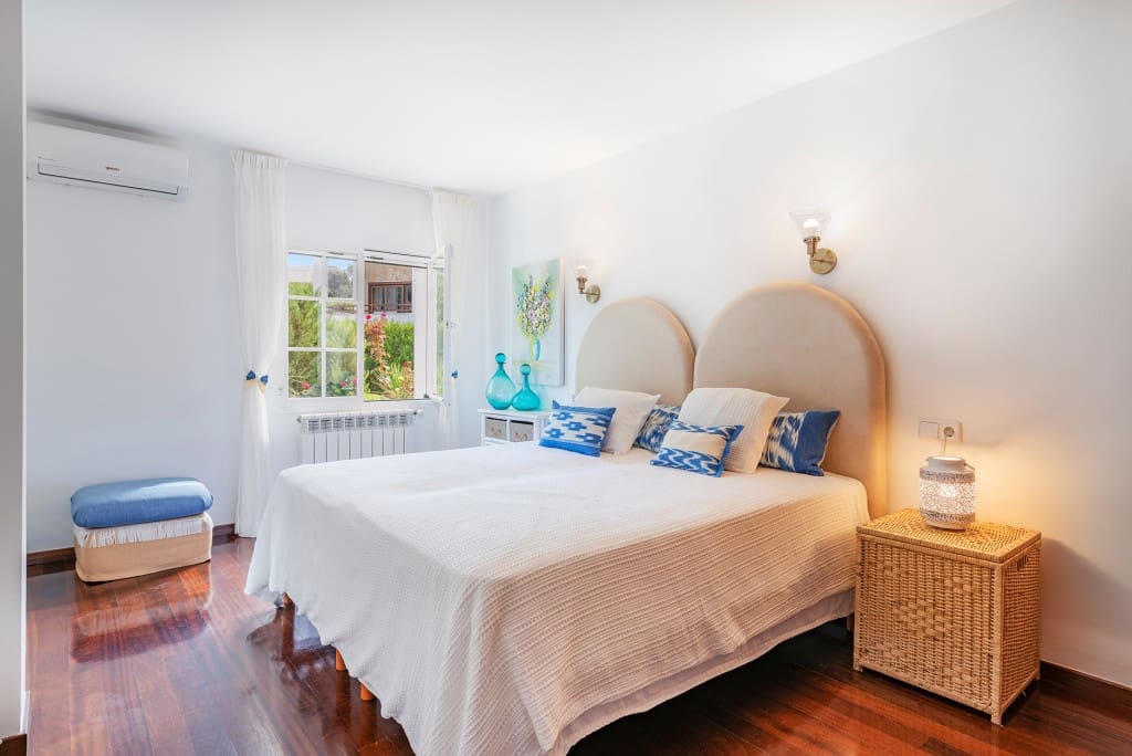 4 bedroom Semi-detached Villa for sale in Mal Pas-Bon Aire - € 2,950,000 (Ref: 9378745)