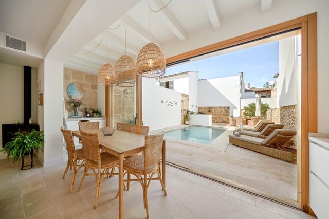 4 soveværelse Byhus til salg i Pollensa / Pollença med swimmingpool - € 1.750.000 (Ref: 9390177)