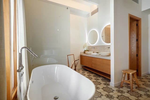 4 soveværelse Byhus til salg i Pollensa / Pollença med swimmingpool - € 1.750.000 (Ref: 9390177)