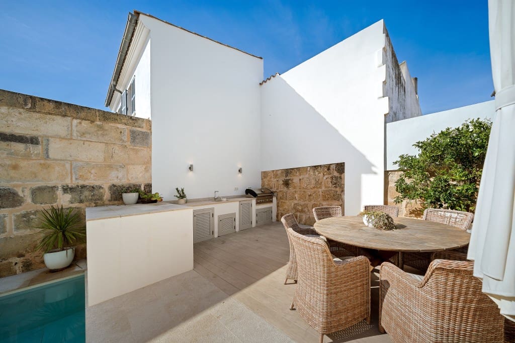 4 soveværelse Byhus til salg i Pollensa / Pollenca med swimmingpool - € 1.750.000 (Ref: 9390177)