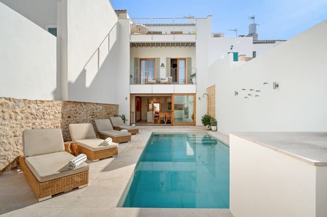 4 soveværelse Byhus til salg i Pollensa / Pollença med swimmingpool - € 1.750.000 (Ref: 9390177)