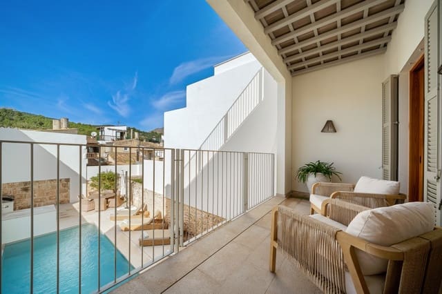 4 soveværelse Byhus til salg i Pollensa / Pollença med swimmingpool - € 1.750.000 (Ref: 9390177)