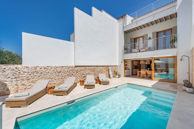 4 soveværelse Byhus til salg i Pollensa / Pollença med swimmingpool - € 1.750.000 (Ref: 9390177)