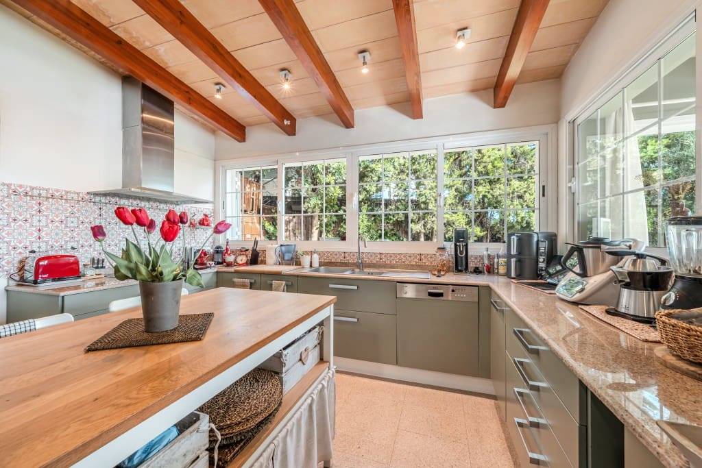 5 bedroom Villa for sale in Bunyola with pool - € 1,700,000 (Ref: 9400400)