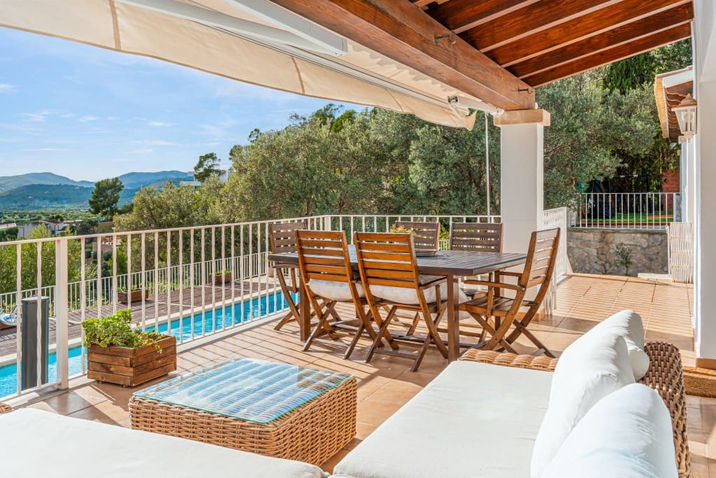 5 bedroom Villa for sale in Bunyola with pool - € 1,700,000 (Ref: 9400400)