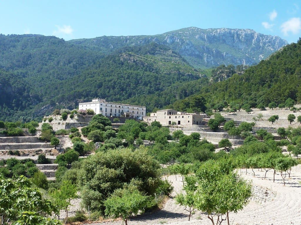 5 bedroom Villa for sale in Bunyola with pool - € 1,700,000 (Ref: 9400400)