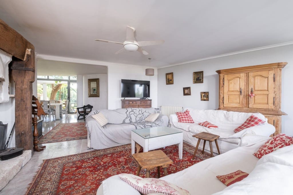 4 bedroom Finca/Country House for sale in Alcudia with pool - € 1,290,000 (Ref: 9413634)