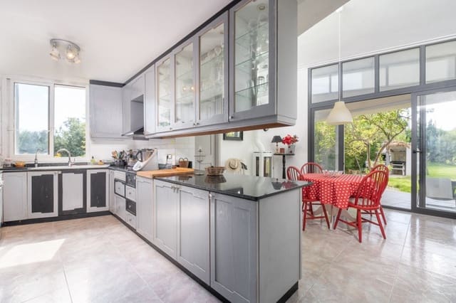 4 soveværelse Finca/Landehus til salg i Alcúdia med swimmingpool - € 1.290.000 (Ref: 9413634)