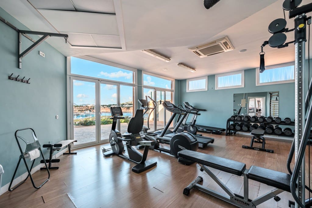 2 bedroom Apartment for sale in El Toro / Port Adriano with pool garage - € 750,000 (Ref: 9430838)