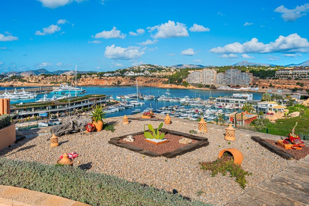 2 bedroom Apartment for sale in El Toro / Port Adriano with pool garage - € 750,000 (Ref: 9430838)