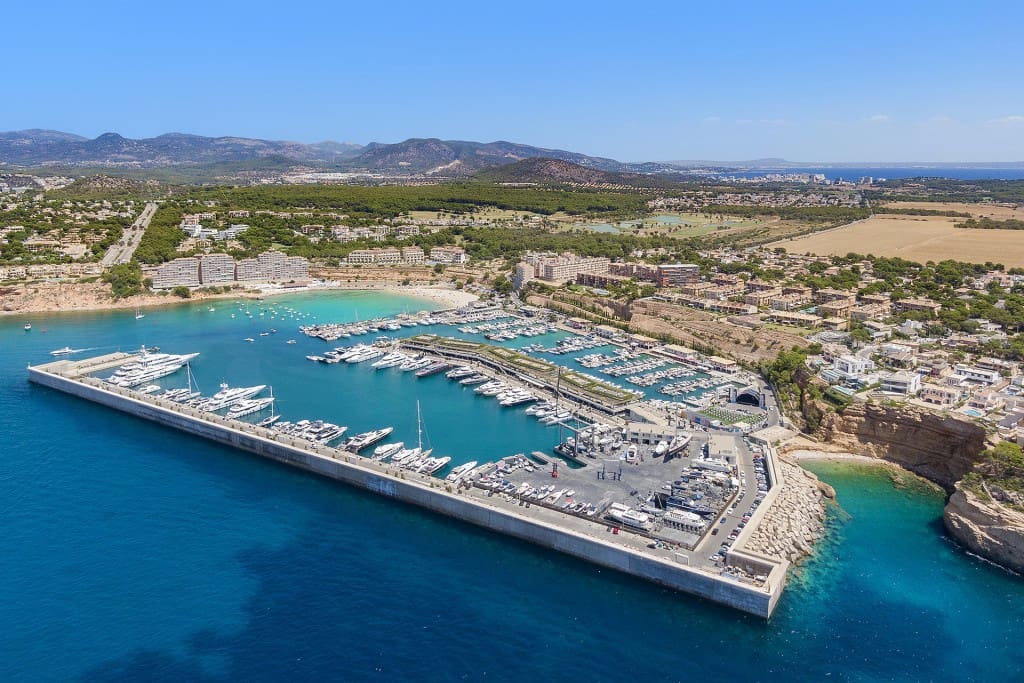 2 bedroom Apartment for sale in El Toro / Port Adriano with pool garage - € 750,000 (Ref: 9430838)