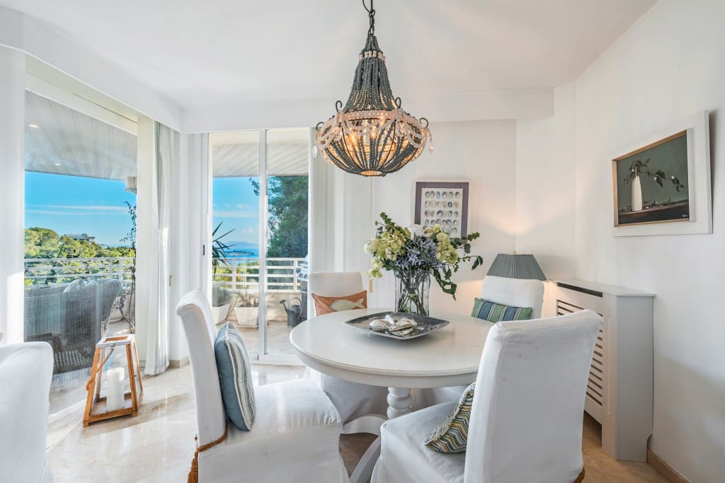 4 soveværelse Lejlighed til salg i Bendinat med swimmingpool garage - € 1.650.000 (Ref: 9445852)