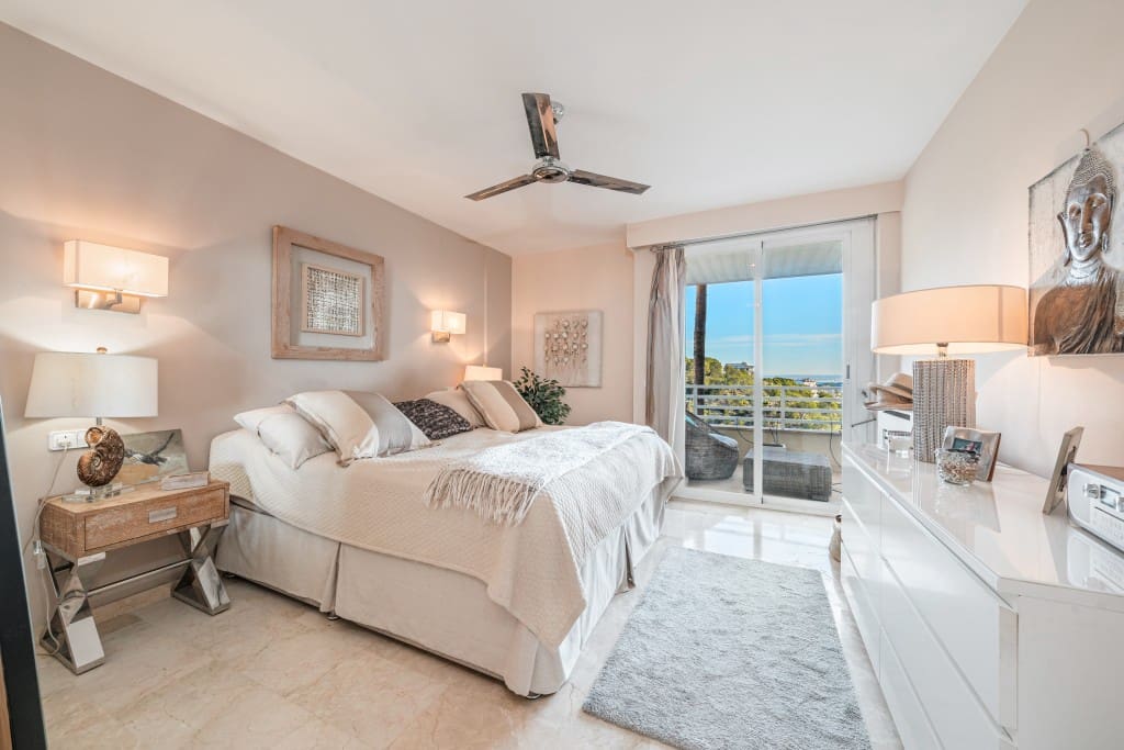 4 soveværelse Lejlighed til salg i Bendinat med swimmingpool garage - € 1.650.000 (Ref: 9445852)