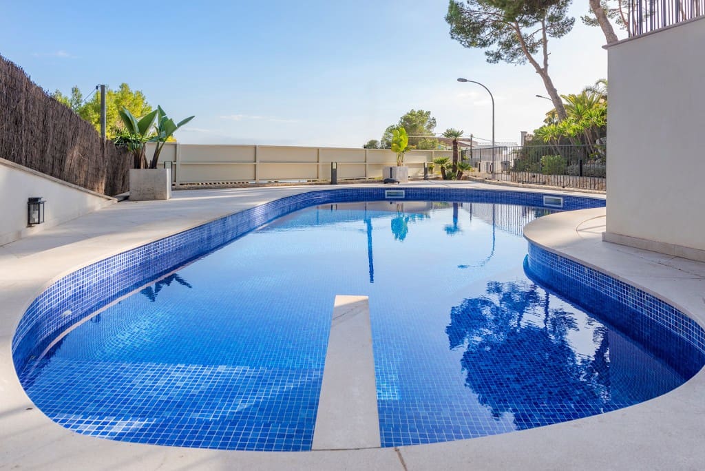 4 makuuhuone Huvila myytävänä paikassa Costa d'en Blanes mukana uima-altaan 
autotalli - 3 900 000 € (Ref: 9445853)