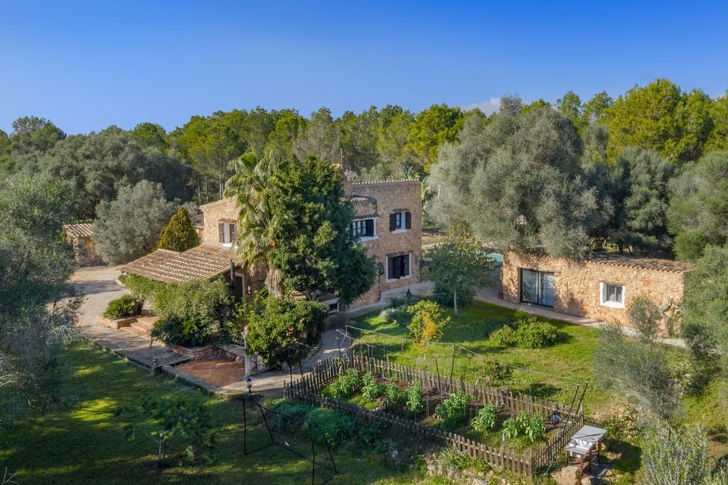 Finca/Casa Rural de 4 habitaciones en Sencelles en venta con piscina - 1.800.000 € (Ref: 9461130)