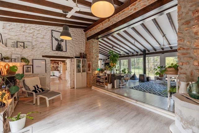 Finca/Casa Rural de 4 habitaciones en Sencelles en venta con piscina - 1.800.000 € (Ref: 9461130)