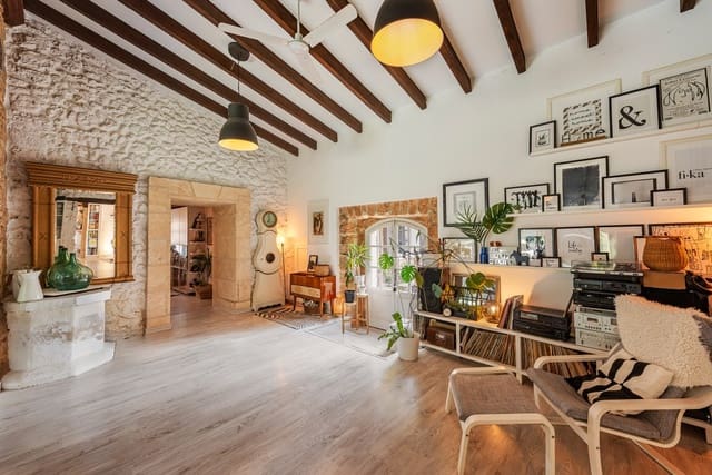 Finca/Casa Rural de 4 habitaciones en Sencelles en venta con piscina - 1.800.000 € (Ref: 9461130)