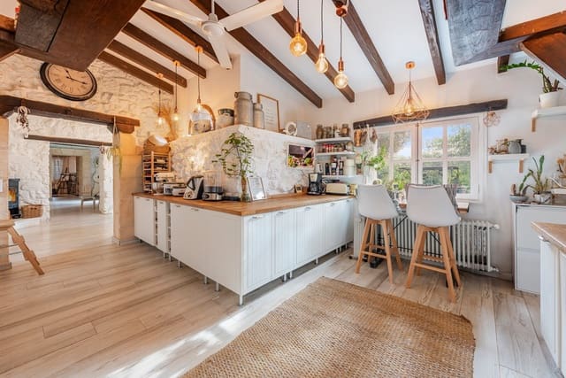 Finca/Casa Rural de 4 habitaciones en Sencelles en venta con piscina - 1.800.000 € (Ref: 9461130)