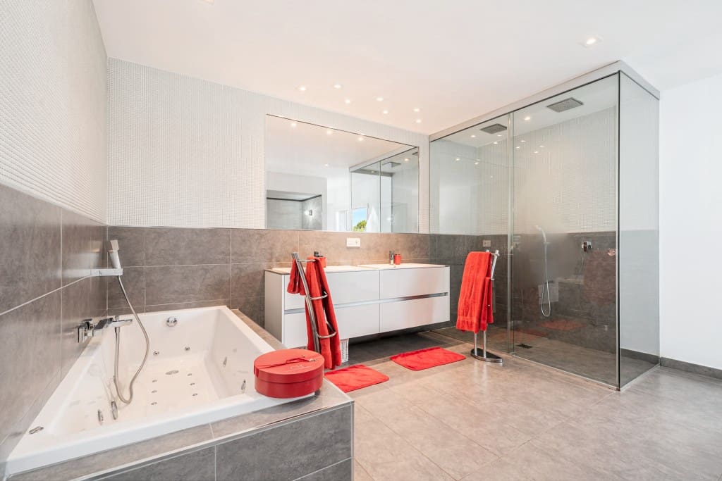 4 makuuhuone Huvila myytävänä paikassa El Toro / Port Adriano mukana uima-altaan 
autotalli - 2 660 000 € (Ref: 9470454)