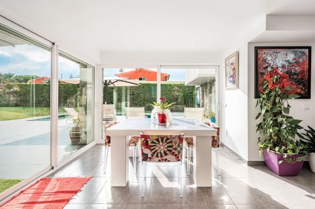 4 makuuhuone Huvila myytävänä paikassa El Toro / Port Adriano, Calvià mukana uima-altaan 
autotalli - 2 660 000 € (Ref: 9470454)