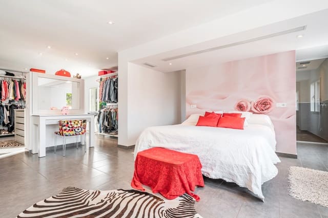 4 makuuhuone Huvila myytävänä paikassa El Toro / Port Adriano, Calvià mukana uima-altaan 
autotalli - 2 660 000 € (Ref: 9470454)