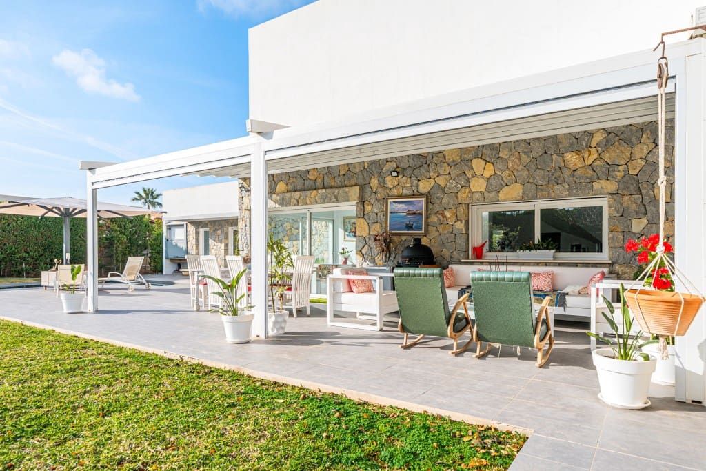 4 makuuhuone Huvila myytävänä paikassa El Toro / Port Adriano mukana uima-altaan 
autotalli - 2 660 000 € (Ref: 9470454)