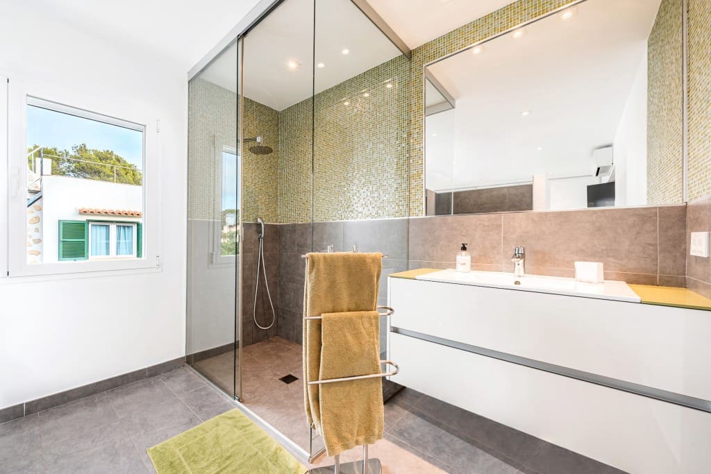 4 makuuhuone Huvila myytävänä paikassa El Toro / Port Adriano mukana uima-altaan 
autotalli - 2 660 000 € (Ref: 9470454)