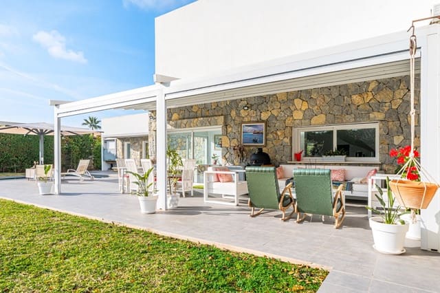 4 makuuhuone Huvila myytävänä paikassa El Toro / Port Adriano, Calvià mukana uima-altaan 
autotalli - 2 660 000 € (Ref: 9470454)