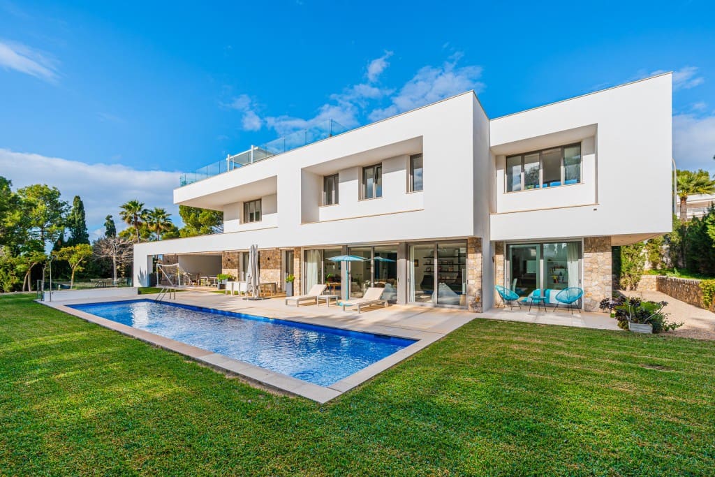 5 soveværelse Villa til salg i Santa Ponsa med swimmingpool - € 4.900.000 (Ref: 9488184)