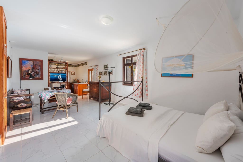 Finca/Casa Rural de 6 habitaciones en Caimari en venta con piscina garaje - 4.950.000 € (Ref: 9496882)