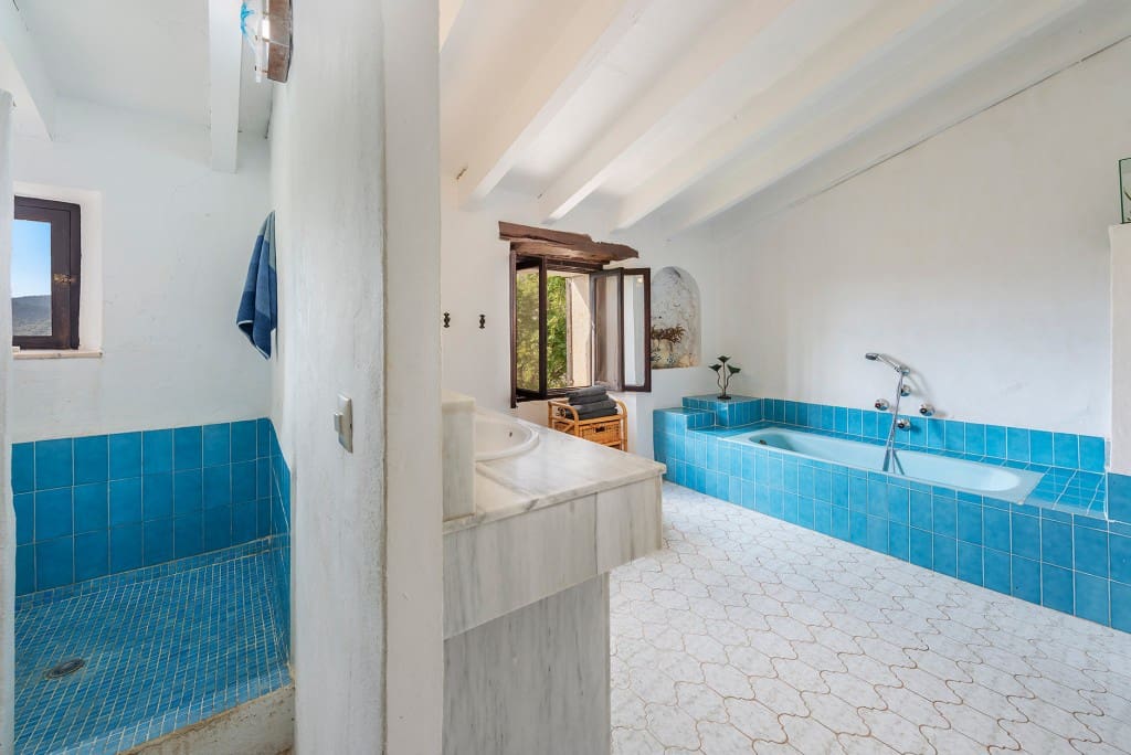 Finca/Casa Rural de 6 habitaciones en Caimari en venta con piscina garaje - 4.950.000 € (Ref: 9496882)