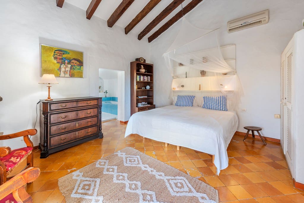 Finca/Casa Rural de 6 habitaciones en Caimari en venta con piscina garaje - 4.950.000 € (Ref: 9496882)