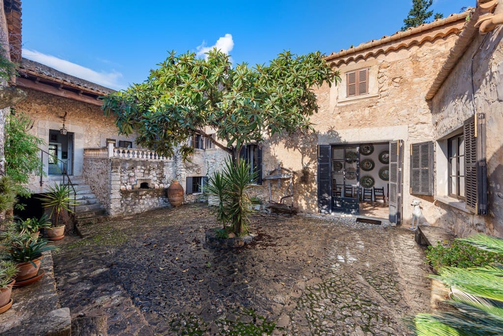 Finca/Casa Rural de 6 habitaciones en Caimari en venta con piscina garaje - 4.950.000 € (Ref: 9496882)