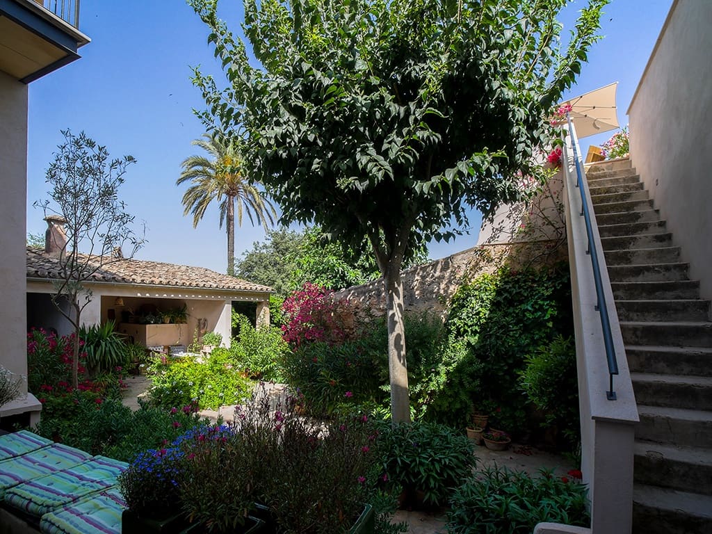 7 bedroom Hotel for sale in Sineu - € 2,500,000 (Ref: 9501861)