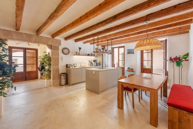 Casa de 3 habitaciones en Pollensa / Pollença en venta con piscina garaje - 1.595.000 € (Ref: 9529461)