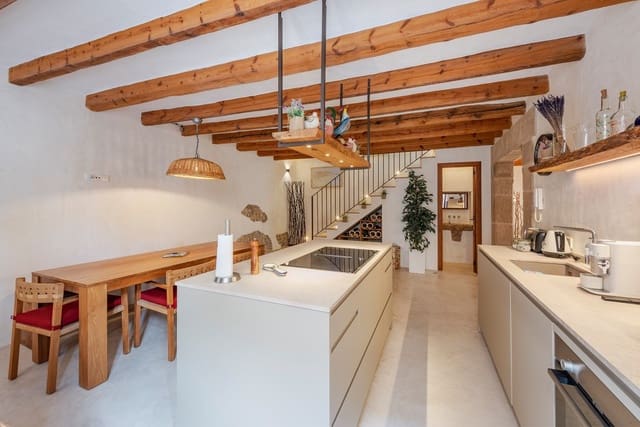 Casa de 3 habitaciones en Pollensa / Pollença en venta con piscina garaje - 1.595.000 € (Ref: 9529461)