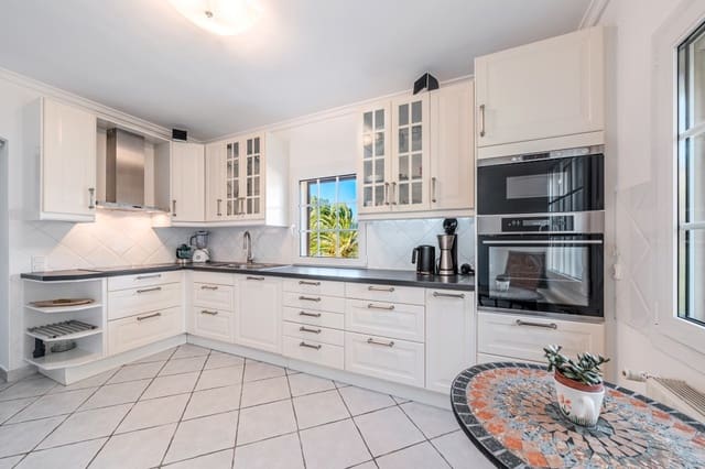 4 makuuhuone Huvila myytävänä paikassa Santa Ponsa, Calvià mukana uima-altaan 
autotalli - 2 950 000 € (Ref: 9598721)