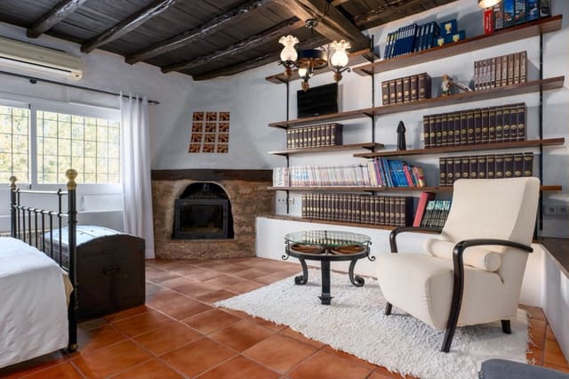 6 Zimmer Finca/Landgut zu verkaufen in Sant Joan de Labritja mit Pool Garage - 2.300.000 € (Ref: 9614749)