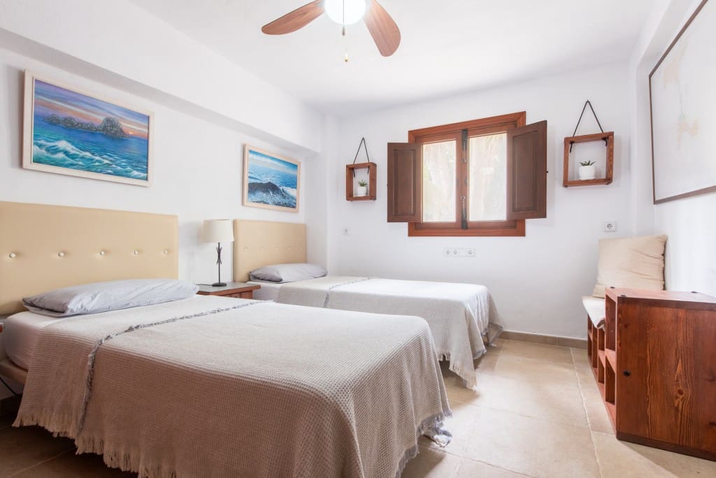 6 sypialnia Finka/Dom wiejski na sprzedaż w Sant Joan de Labritja z basenem garażem - 2 300 000 € (Ref: 9614749)