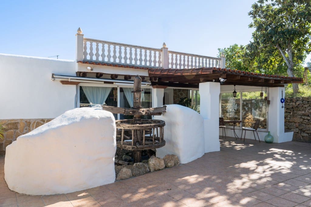 6 sypialnia Finka/Dom wiejski na sprzedaż w Sant Joan de Labritja z basenem garażem - 2 300 000 € (Ref: 9614749)