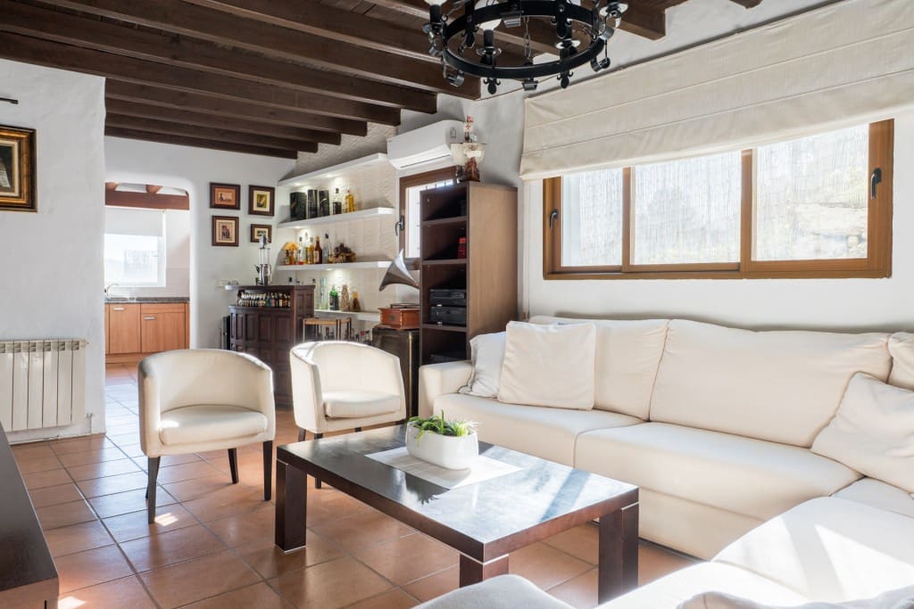 6 sypialnia Finka/Dom wiejski na sprzedaż w Sant Joan de Labritja z basenem garażem - 2 300 000 € (Ref: 9614749)