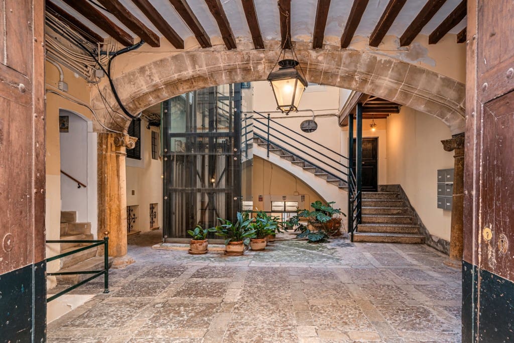 6 bedroom Apartment for sale in Palma de Mallorca - € 3,000,000 (Ref: 9625344)