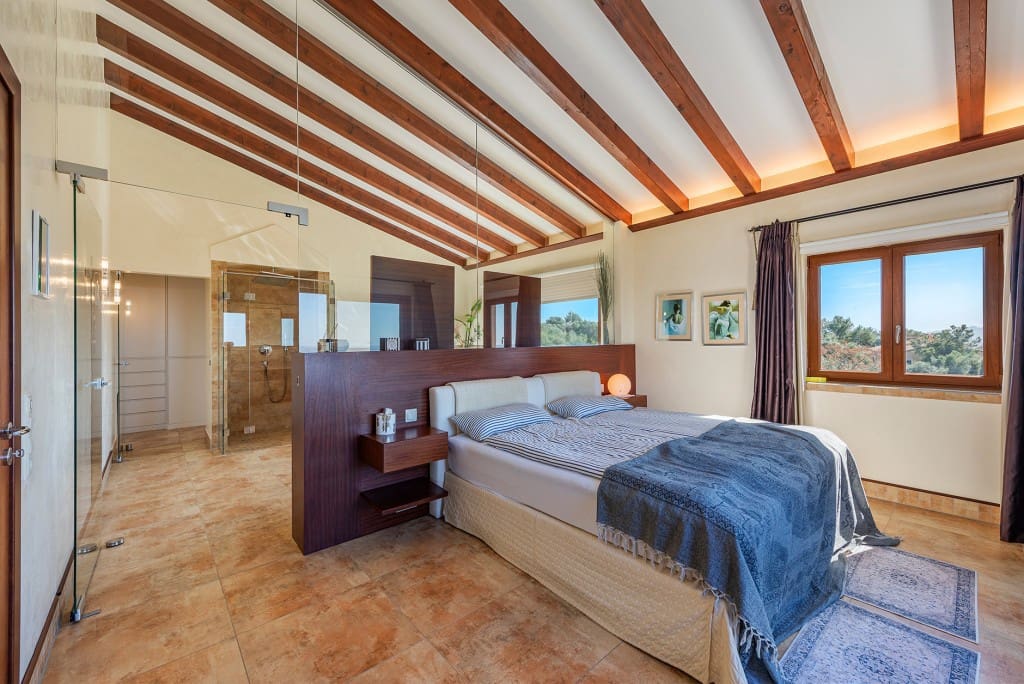 4 slaapkamer Villa te koop in Puntiro met zwembad - € 2.900.000 (Ref: 9636461)